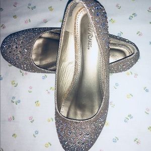 Gold sparkly hot cake flats .Excellent condition